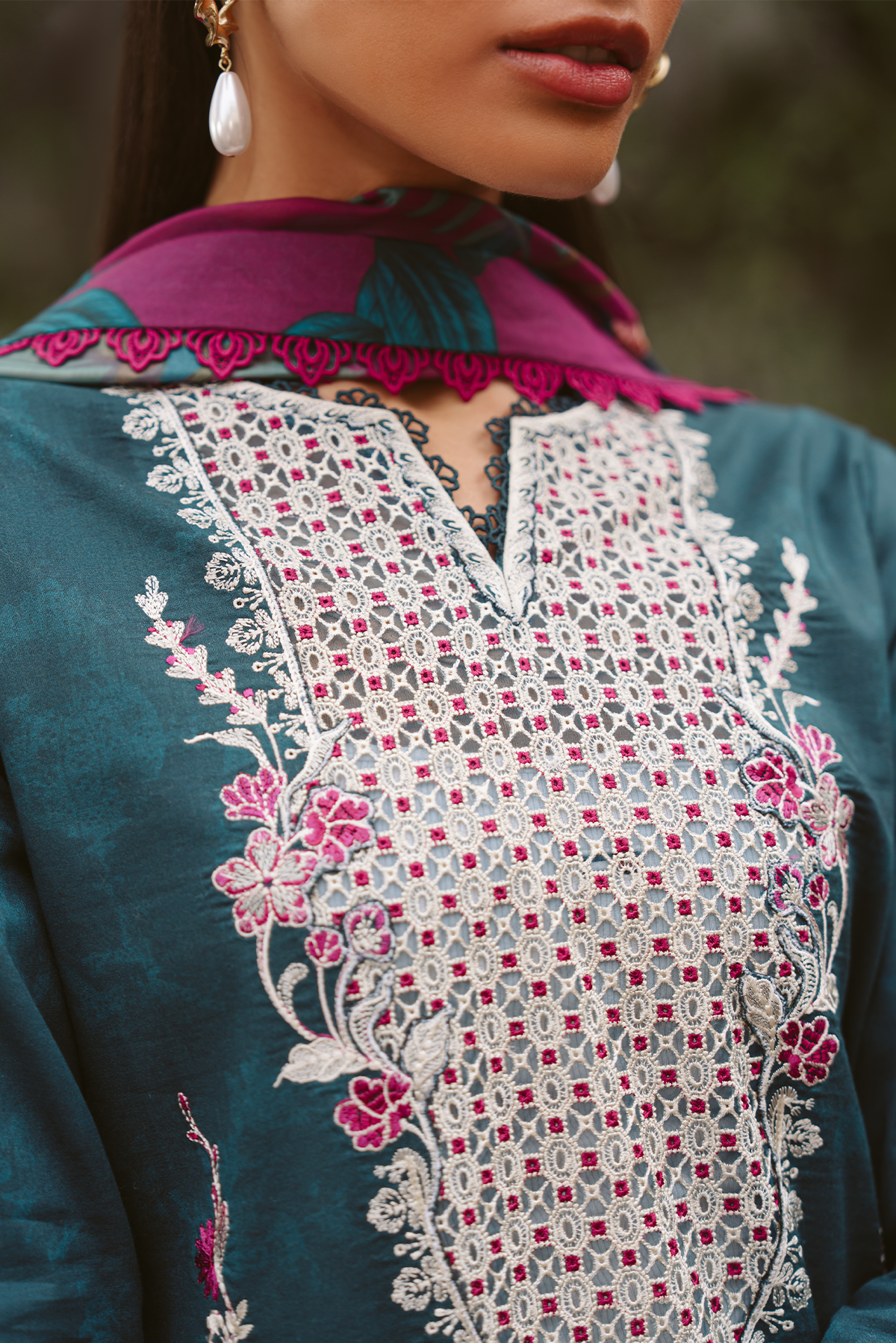 printed Pakistani lawn suits