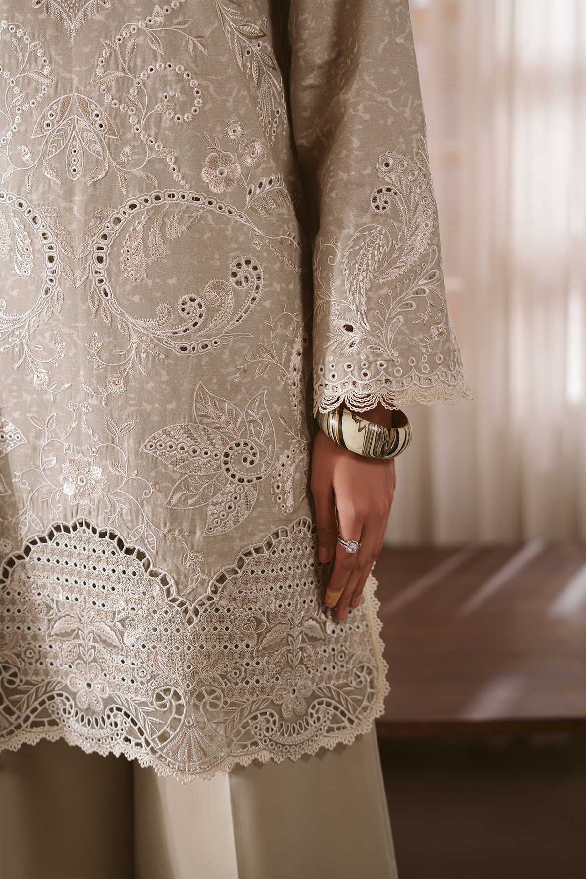 printed lawn dress Pakistan