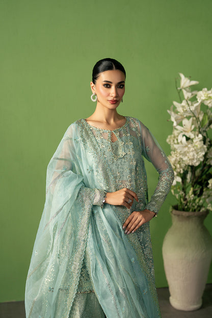 Latest Designer Dresses in Pakistan