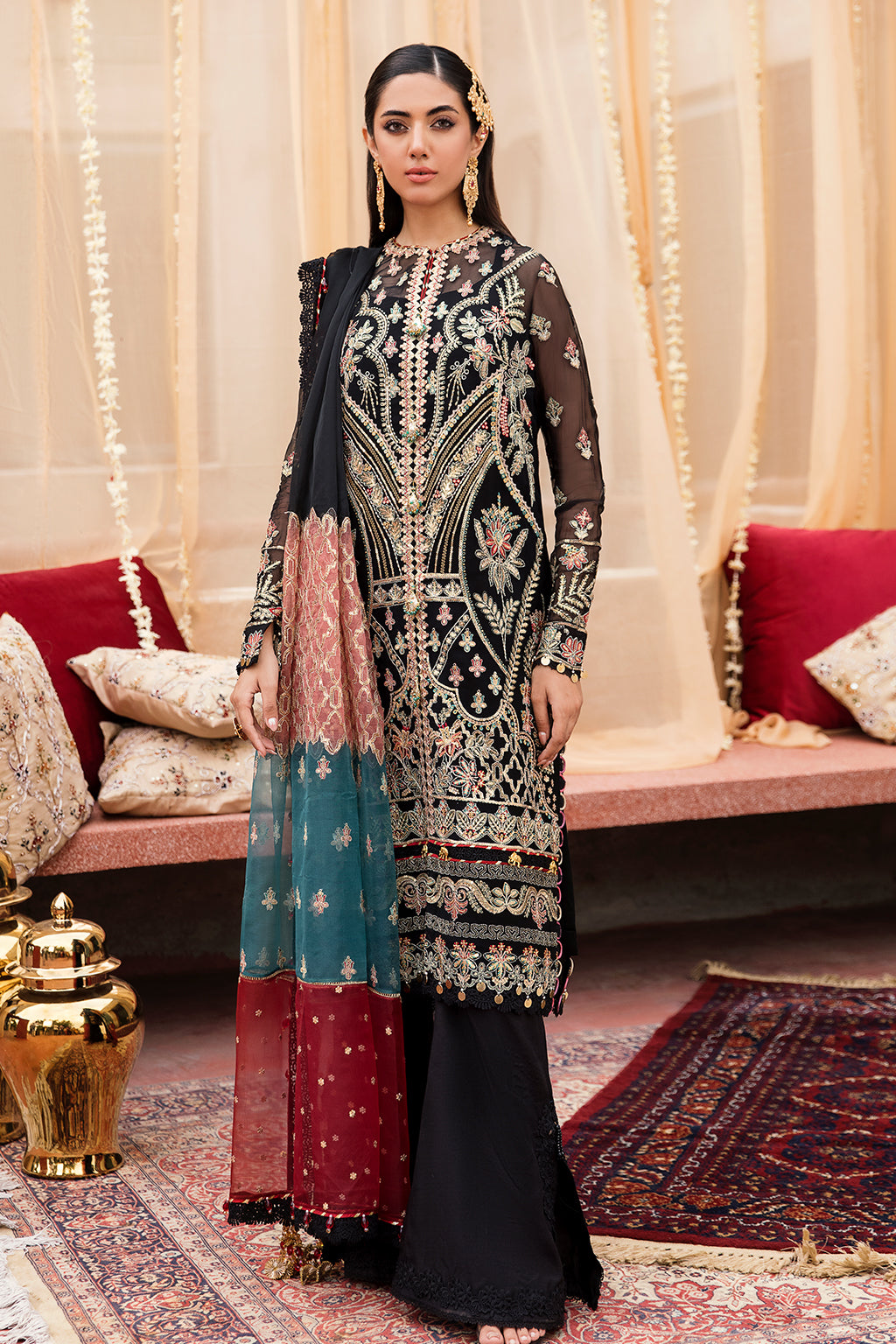 online suit shopping in Pakistan